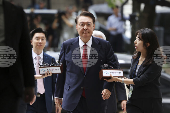 Южнокорейски съд разреши ареста на бившия президент Юн Сук-йол