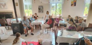 Здравна беседа „Първа долекарска помощ” организираха библиотекари за членове на пенсионерски клуб „Орфей” в Смолян