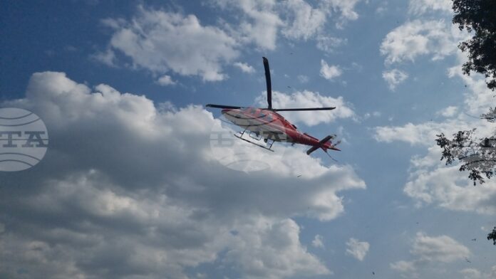 Жената, пострадала в Пирин, е транспортирана с медицинския хеликоптер, съобщиха от ПСС