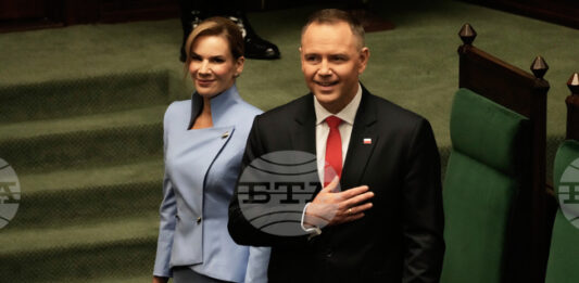 Карол Навроцки положи клетва като нов полски президент