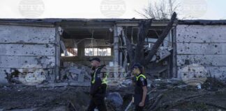 Търговска сграда в Киев, повредена при руската въздушна атака