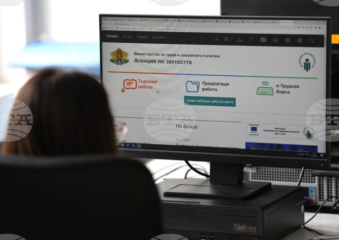 Агенцията по заетостта започва прием на заявления за предоставяне на надбавка за транспорт на заети лица, включени в обучения
