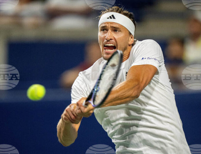 Александър Зверев се класира за четвъртфинал на Мастърс турнира по тенис в Торонто, след като Серундоло се оттегли поради контузия