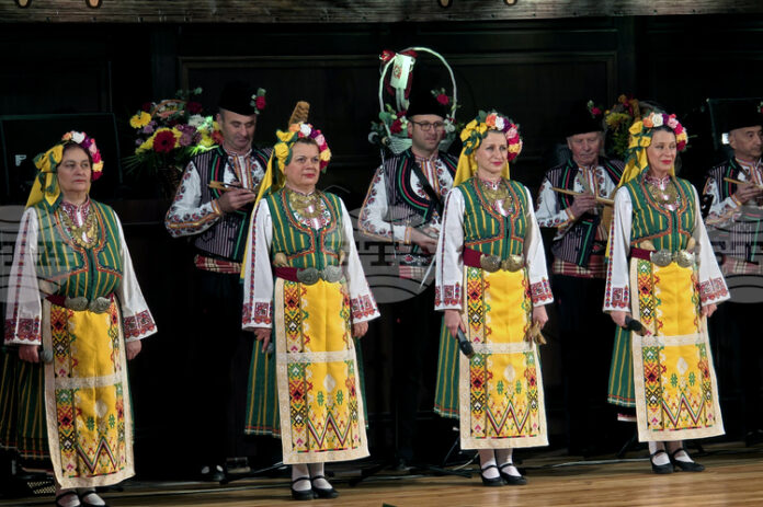 Ансамбъл „Добруджа“ ще представи нови танцови и музикални композиции в спектакъл по проект „Живата памет на времето“ на 1 септември в Добрич