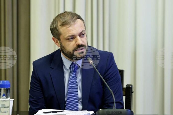 АРМЕНПРЕС: Армения се превърна от износител на скрап в производител, който се стреми да изнася готова продукция, заяви министърът на икономиката