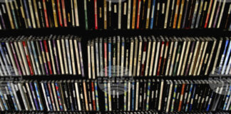 Барабанистът на „Кренбърис“ каза, че му е било трудно да слуша гласа на Долорес О'Риърдън в стари записи