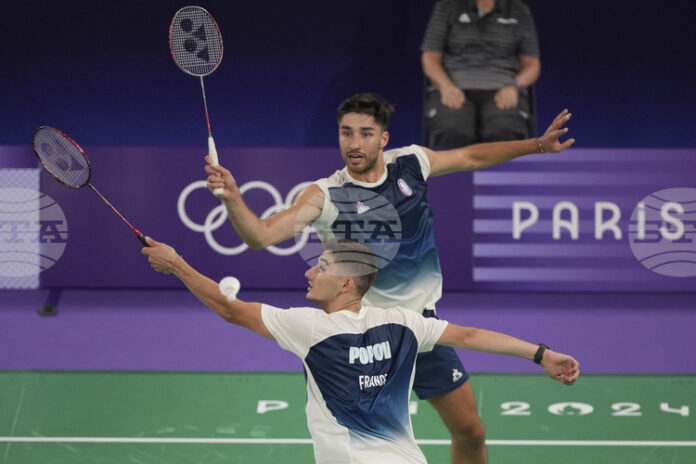 Братята с български произход Тома Джуниър и Христо Попови са големите звезди на домакините на Световното първенство по бадминтон в Париж