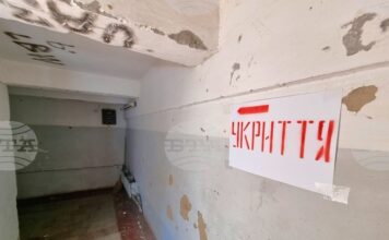 Човек е ранен, а 29 000 потребители са без ток след масирана атака с дронове по Черноморск и Одеска област, съобщиха местните власти