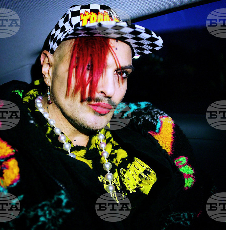 СподелиНа завършилия снощи документалният филм на Кристина Николова озаглавен В