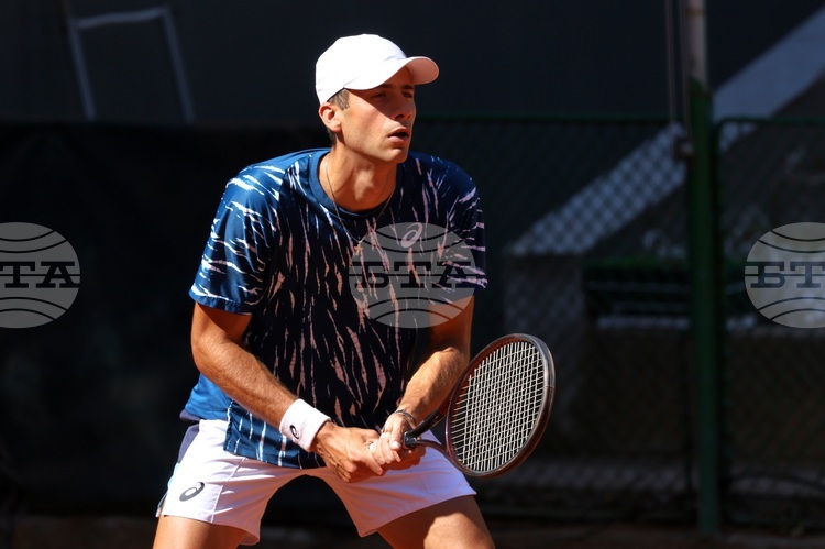 СподелиБългарският национал за Купа Дейвис Александър Донски бе елиминиран в