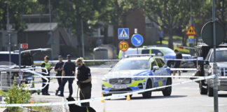 Двама души бяха ранени при стрелба близо до джамия в шведския град Йоребро