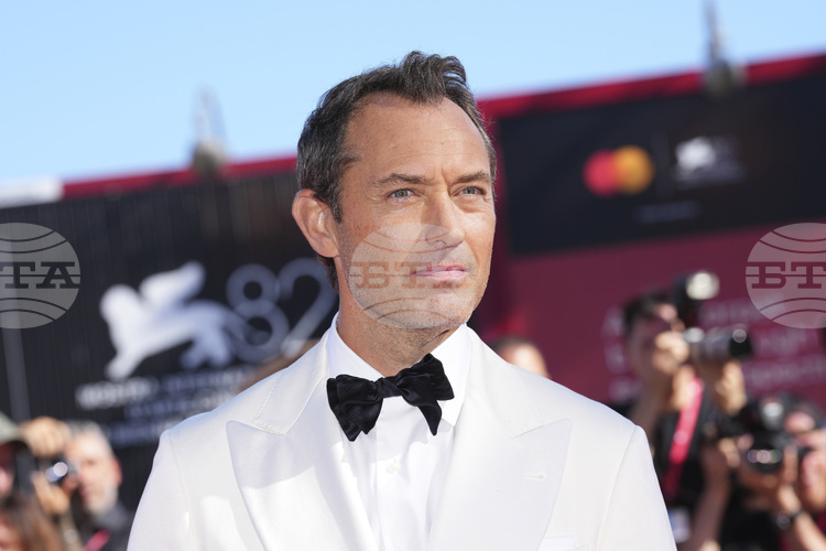 СподелиДжуд Лоу известен актьор не се тревожи от потенциални последствия