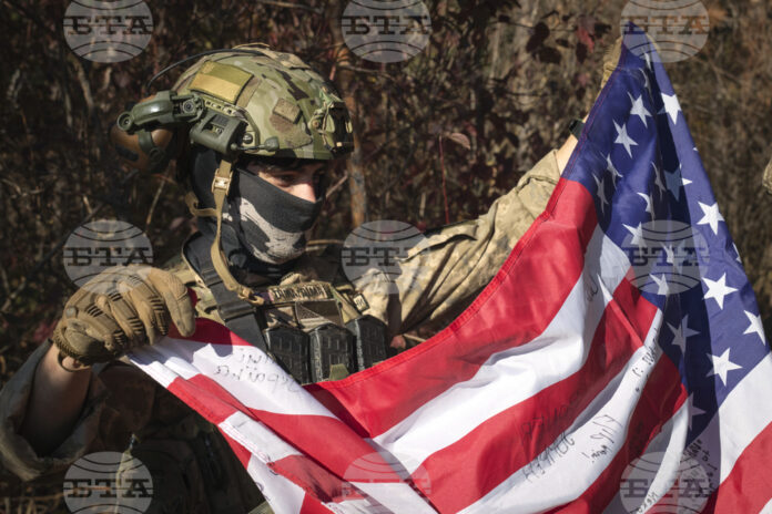 25-годишен доброволец от Тексас, с позивна "Дима", на фронтовата линия в Харковска област, октомври 2024 г. Снимка: AP/БТА