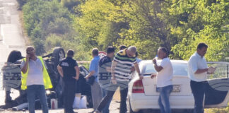 Един е загинал, а петима са в тежко състояние, след като автомобил с нелегални мигранти катастрофира, съобщиха от полицията в Каварна