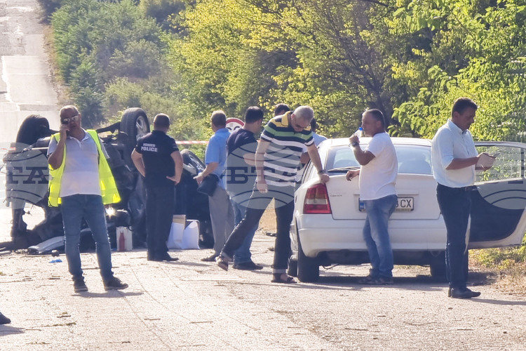 СподелиВследствие на катастрофа с автомобил в който се превозвали нелегални