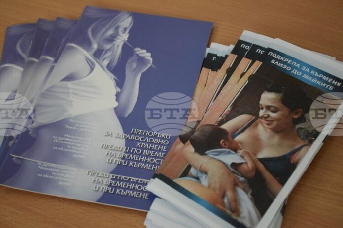 Едва 48% от децата под шест месеца са предимно кърмени - далеч под целта от 60%, сочат данни на УНИЦЕФ и СЗО