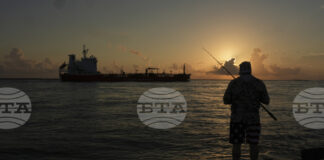 Египет подписа с международни компании договори за проучвания за нефт и газ в Средиземно море и делтата на Нил