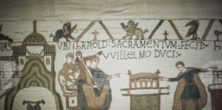 Френска петиция иска да блокира заемането на гоблена от Байо на Великобритания