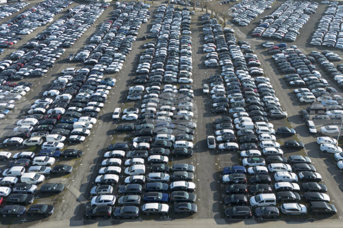 Германският автомобилен пазар се възстановява през юли благодарение на ръста на продажбите на електромобили