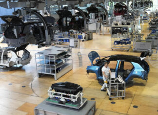 Икономиката на Германия се е свила повече от прогнозираното през второто тримесечие, съобщи "Дестатис"