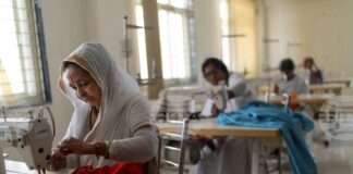 Индия временно спира митата върху вноса на памук, за да облекчи шивашкия си сектор