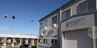 Интензивен е трафикът на граничните пунктове "Капитан Андреево" на вход за товарни и на "Калотина" на изход за леки автомобили