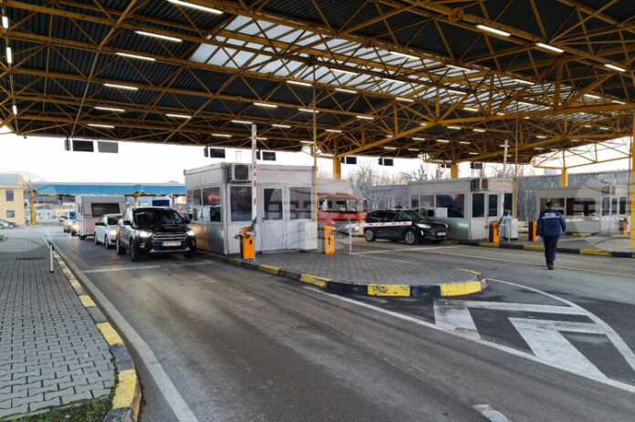 Интензивен е трафикът на граничния пункт "Kапитан Андреево" на входа за леки автомобили