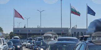 Интензивен е трафикът на леки автомобили на граничните пунктове „Капитан Андреево“ и „Калотина“