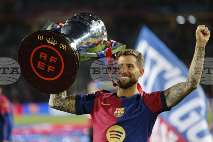 Испанският защитник Иниго Мартинес напусна Барселона и ще продължи кариерата си в Саудитска Арабия