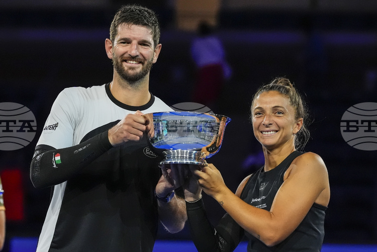 СподелиИталианските тенисисти Андреа Вавасори и Сара Ерани отново спечелиха титлата