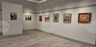 Изложба от националния пленер по живопис „Земя на славни предци“ е подредена в галерия „Петър Персенгиев“ в Нови пазар