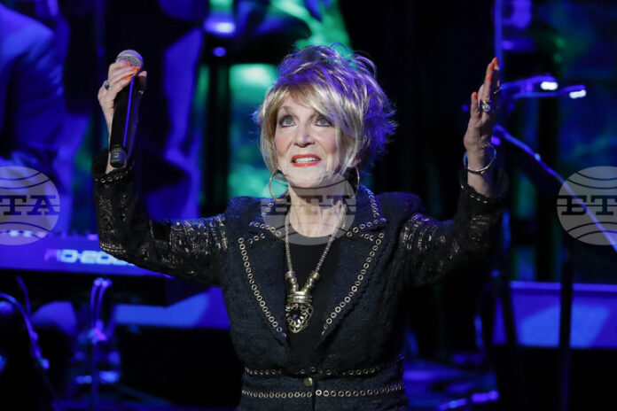 Кънтри певицата Джийни Сийли почина на 85 години