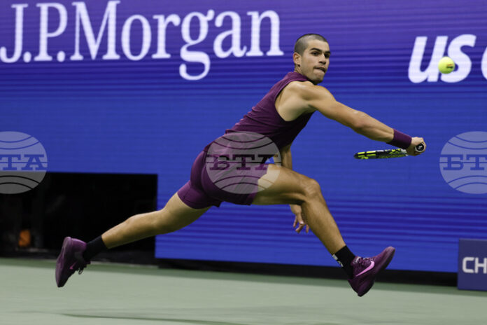 Карлос Алкарас е в третия кръг на Откритото първенство на САЩ по тенис, американците Бен Шелтън и Франсис Тиафо също продължават напред