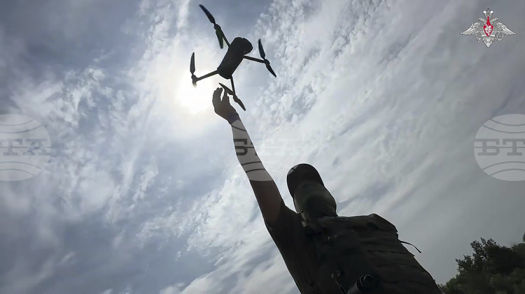 СподелиПрез нощта Русия извърши обширна атакa с дронове срещу Украйна