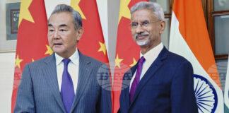 Китай и Индия се споразумяха да поддържат динамиката на двустранните си отношения след срещата на външните си министри