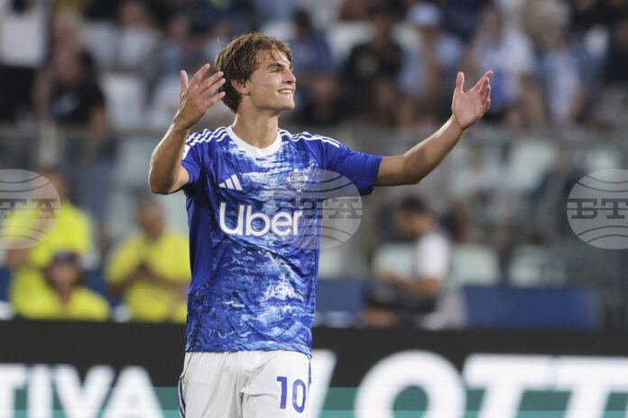 Комо отказа да продаде халфа Нико Пас на Тотнъм за 70 милиона евро