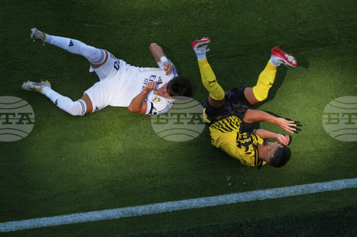 Контузията на Ян Коуто не е тежка, десният бек на Борусия Дортмунд може да се завърне още през уикенда