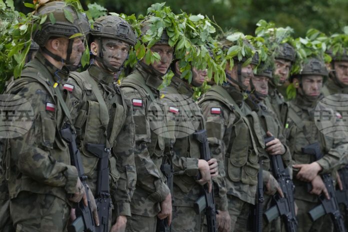 Мнозинството от поляците са против участие на страната им в Мнозинството от поляците са против участие на страната им в мироопазващи сили в Украйна, сочи проучване