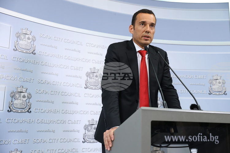 СподелиПо време на първата среща на обновената работна група за