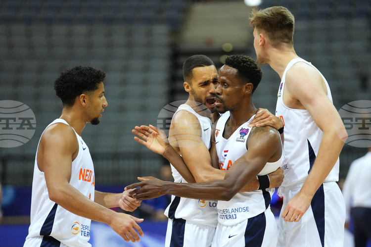 СподелиНационалният тим на Нидерландия спечели срещу Австрия с 65 64 21 12