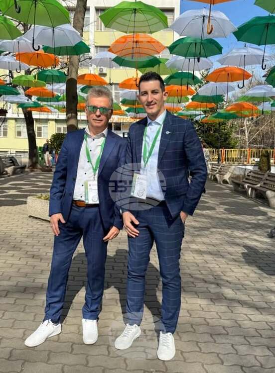 СподелиАсен Александров който до момента управляваше 51 во Средно училище Елисавета