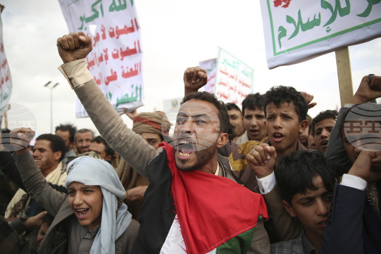 СподелиПри израелски въздушни удари в столицата на Йемен Сана загинаха