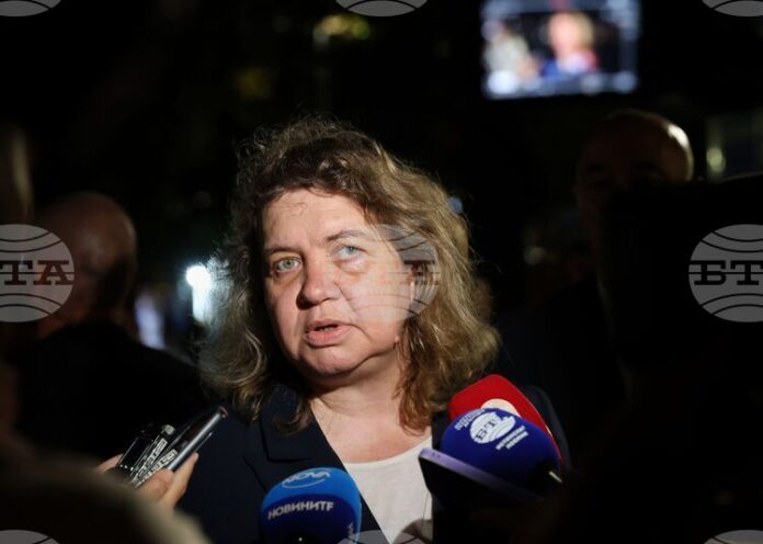 ОБНОВЕНА Нека видим първо мотивите, каза председателят на парламента Наталия Киселова във връзка с намеренията за вот на недоверие