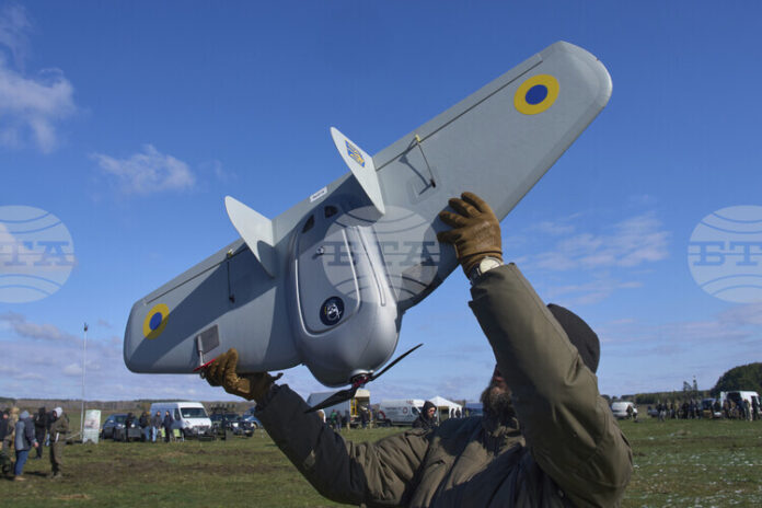 ОБНОВЕНА
                                                                                                Руската ПВО свали 112 украински дрона тази нощ; трима души са загинали при атаките, съобщиха руските власти