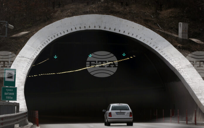 Ограничава се движението в тунел „Витиня“ на магистрала "Хемус" през нощта за почистване