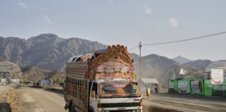 Пакистан ускорява кампанията си по експулсиране на афганистанци