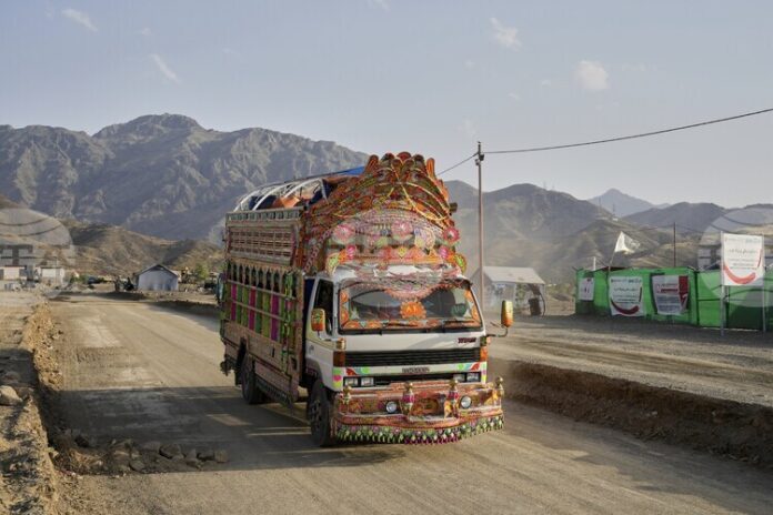 Пакистан ускорява кампанията си по експулсиране на афганистанци Пакистан ускорява кампанията си по експулсиране на афганистанци