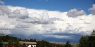 Планинските спасители от Карлово и Калофер издирват от снощи румънски турист в района на връх Ботев