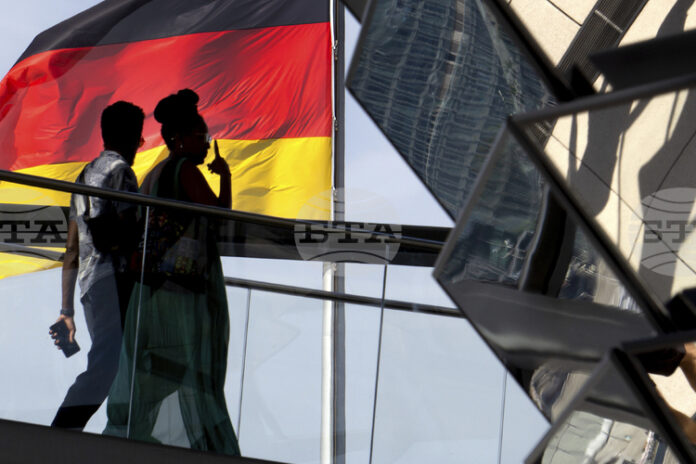 Почти четвърт от германските занаятчийски фирми все още разчитат за комуникацията си на факса