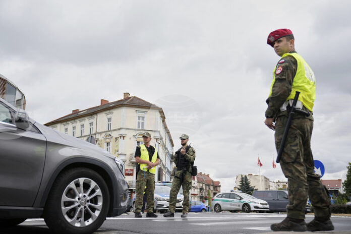 Полша ще удължи до 4 октомври срока на проверките на границата си с Германия
